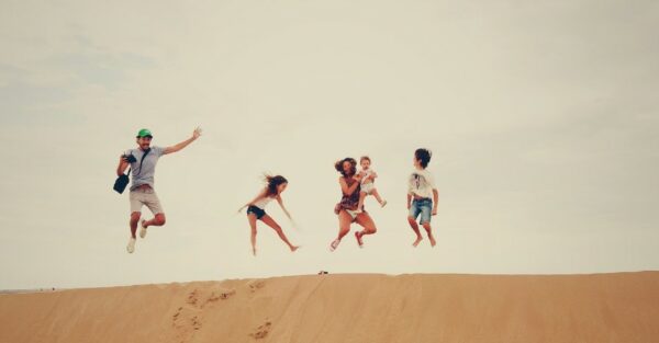 Sommerzeit, Urlaubszeit: Mit unseren Tipps kommen Sie nicht nur gesund durch den Sommer, sondern auch mit vielen Ideen zur Freizeitgestaltung.