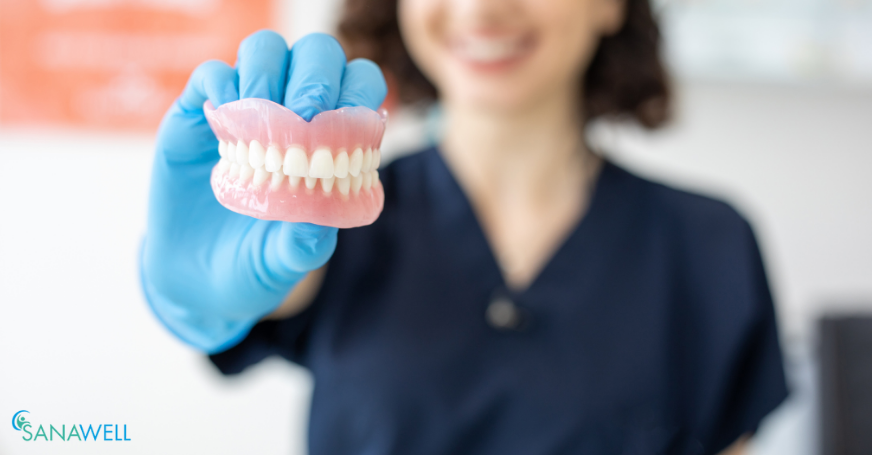 Eine gute Haftcreme sorgt für den sicheren Halt der "Dritten Zähne".
